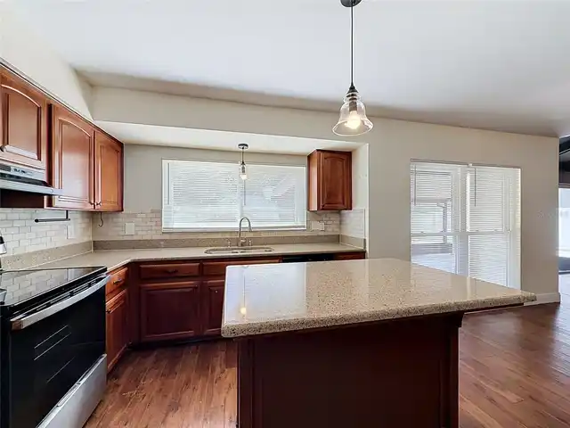 Listing Photo 14