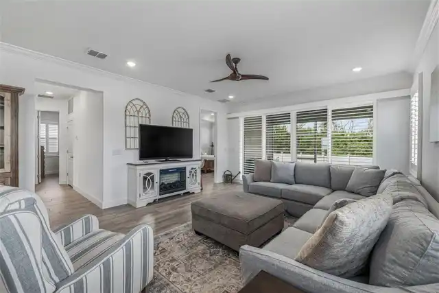 Listing Photo 17