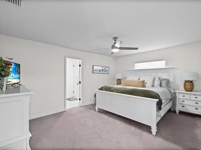 Listing Photo 11