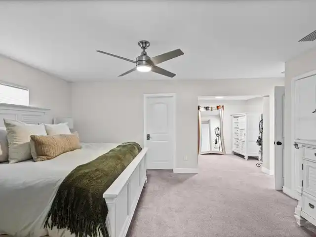 Listing Photo 12