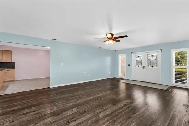 Listing Photo 8