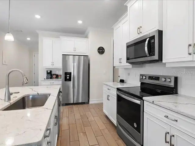 Listing Photo 6