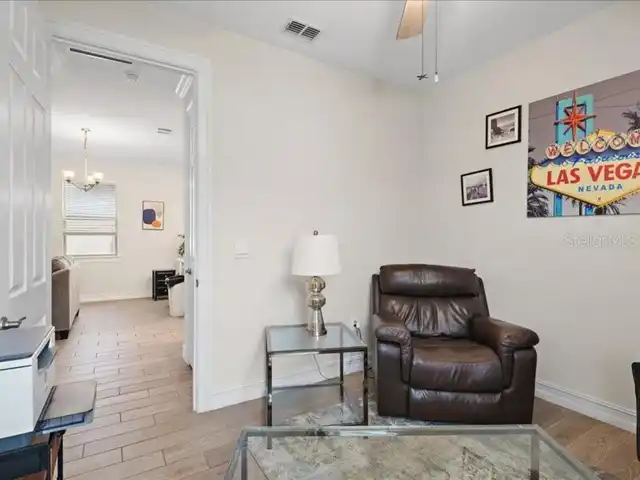 Listing Photo 12