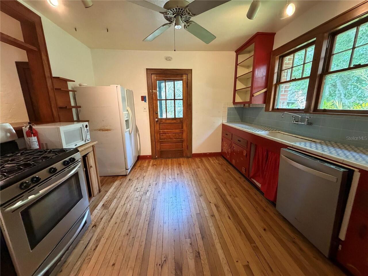 Listing Photo 9