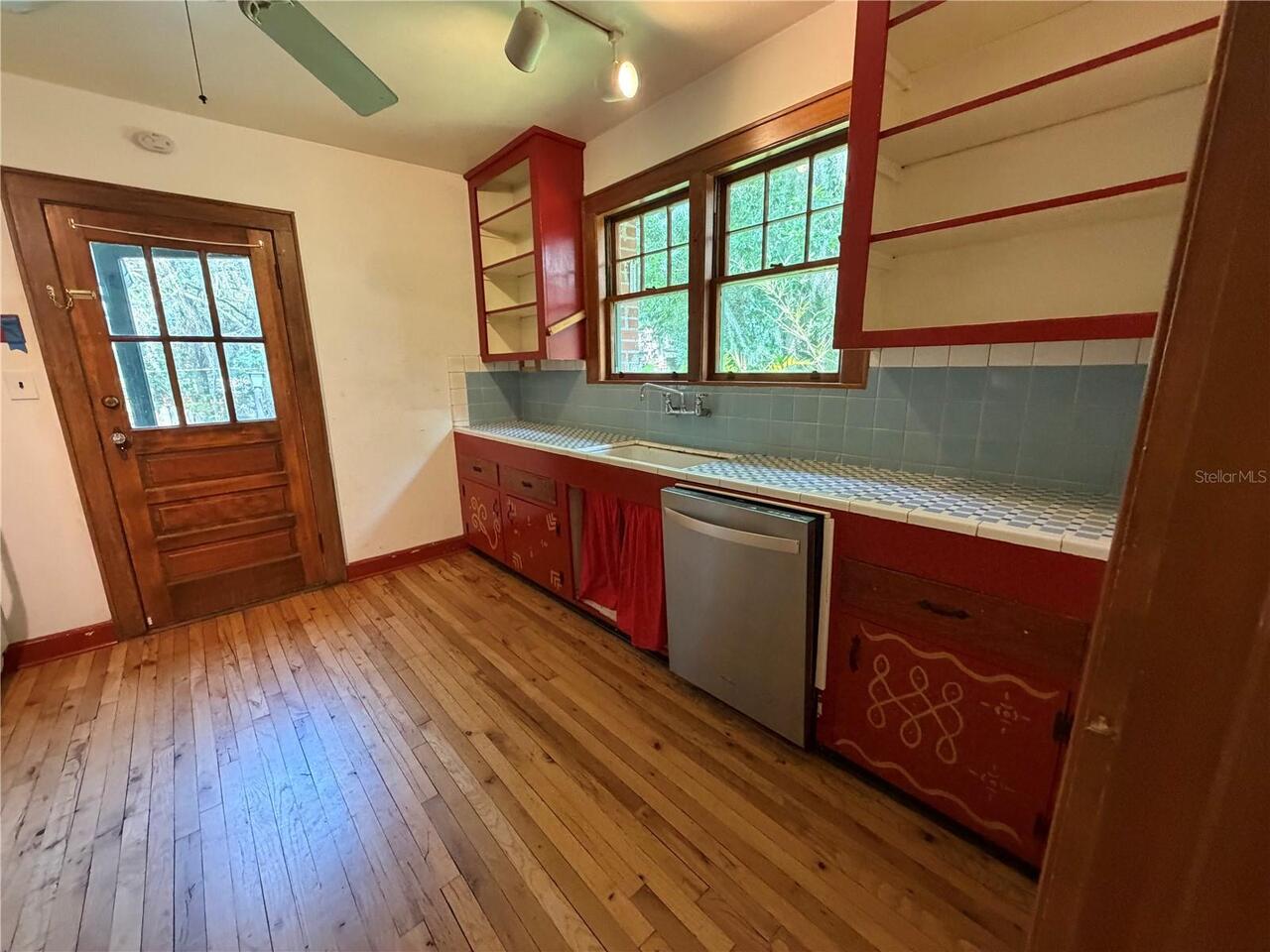Listing Photo 10