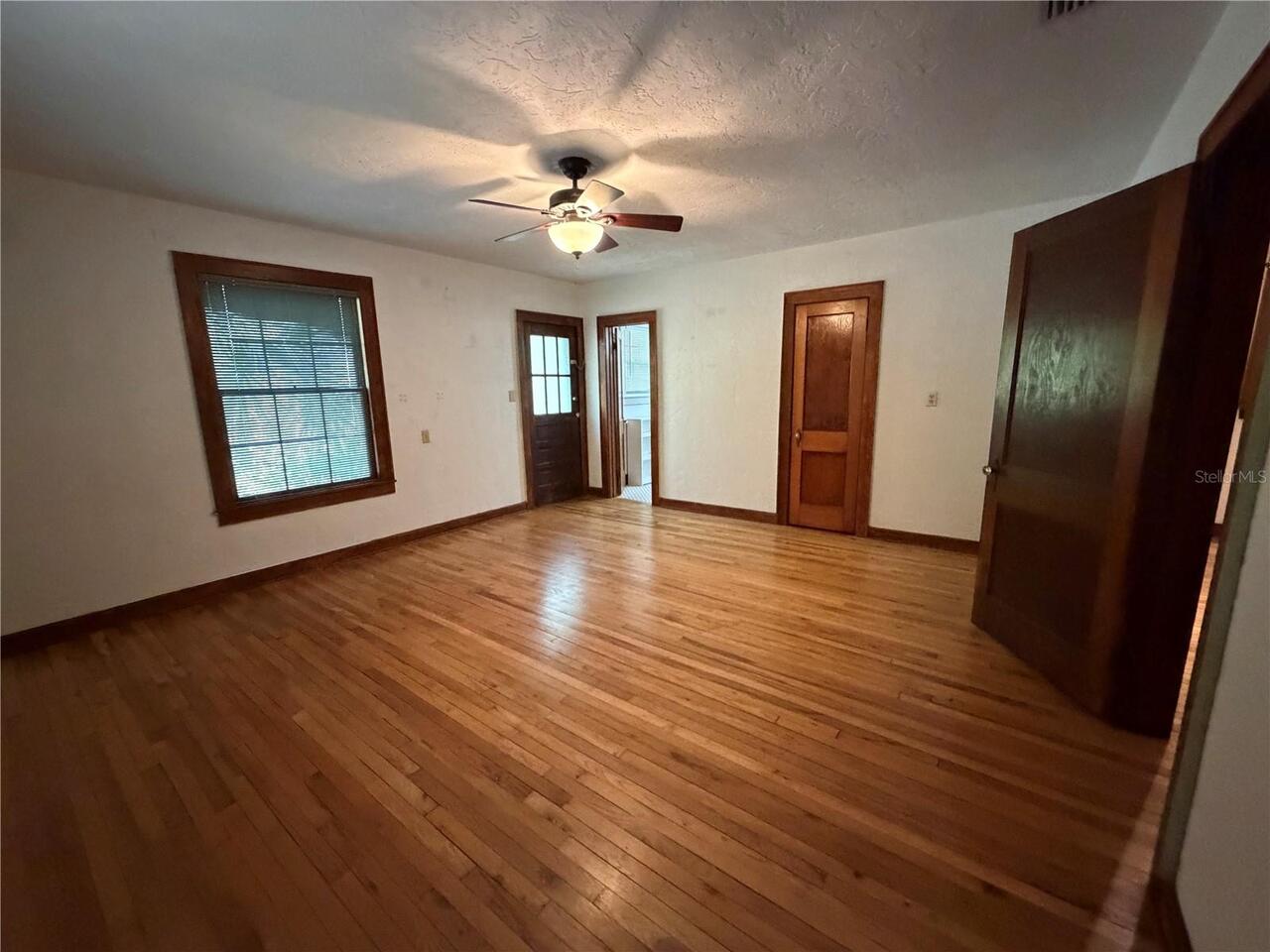 Listing Photo 16