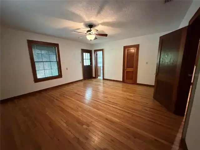 Listing Photo 16