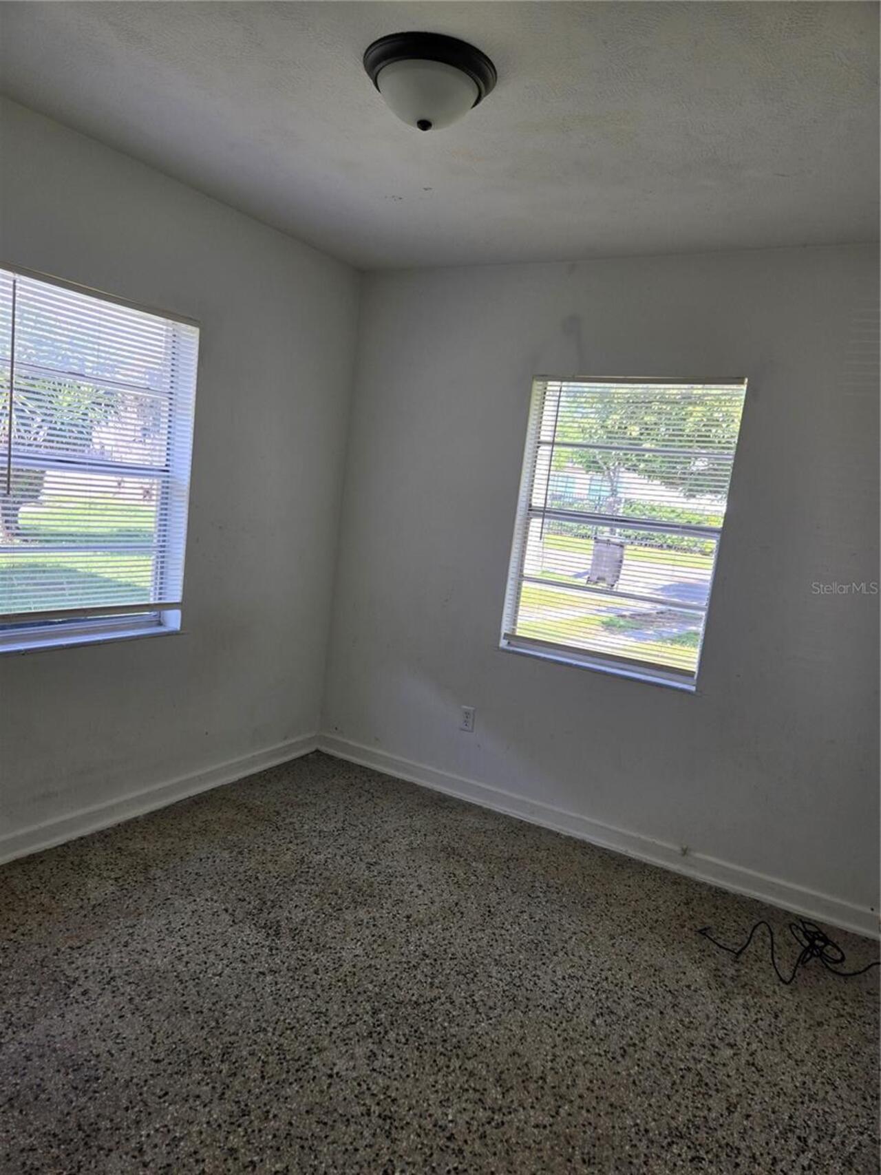 Listing Photo 9