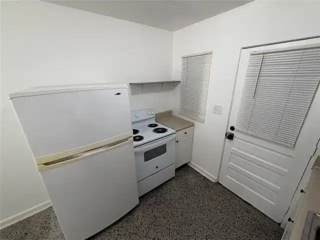 Listing Photo 6
