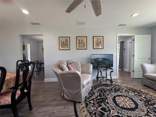 Listing Photo 8