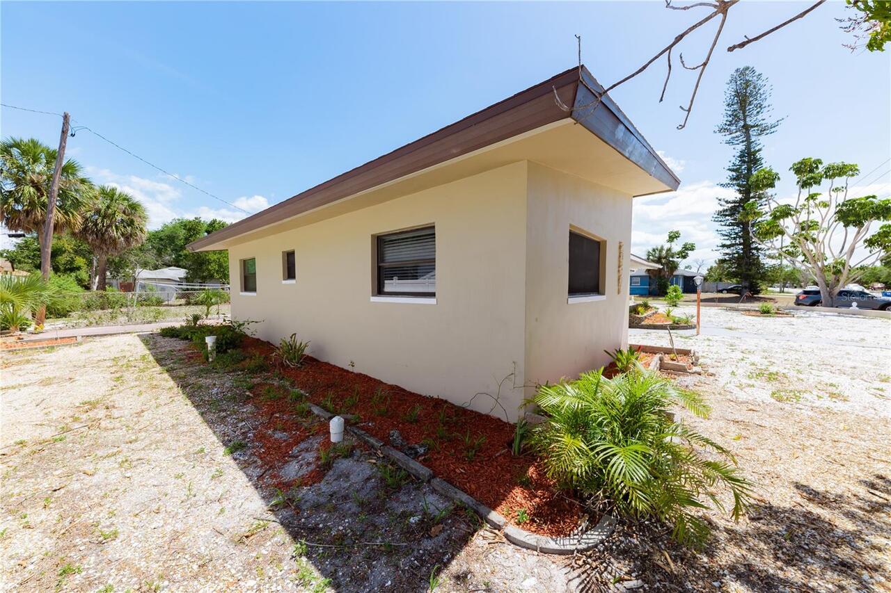 Listing Photo 8