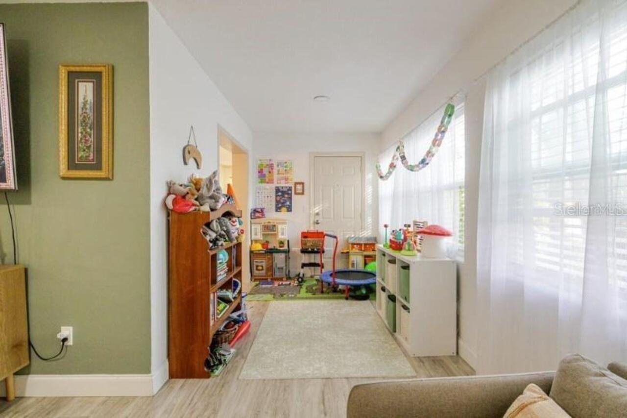 Listing Photo 10
