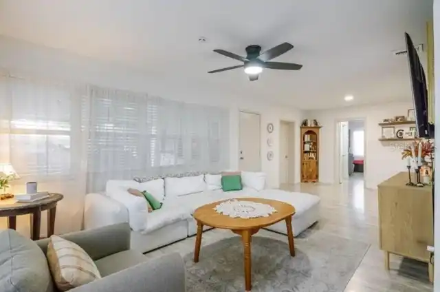 Listing Photo 8