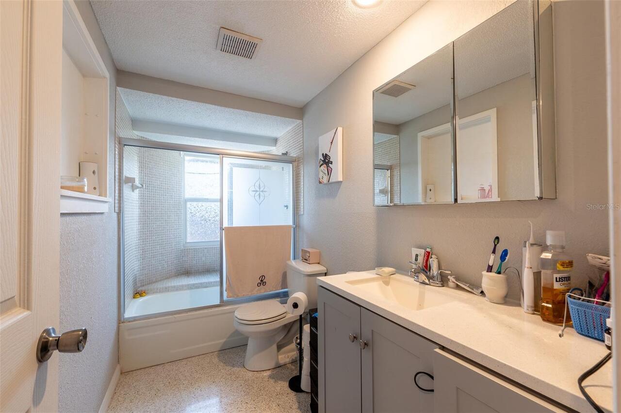Listing Photo 12