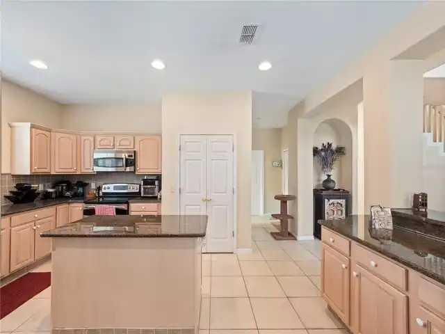 Listing Photo 16