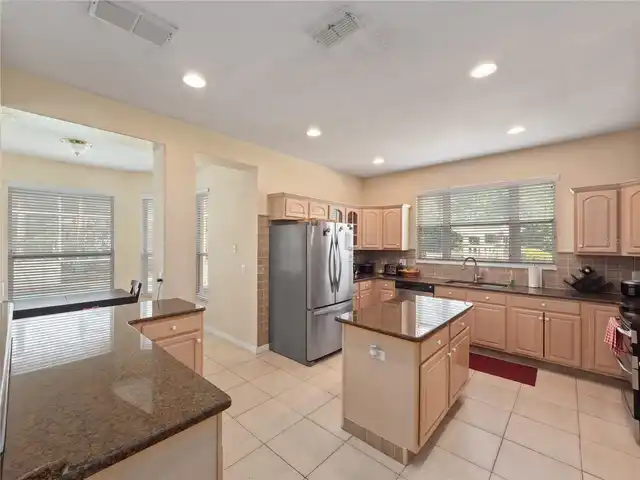 Listing Photo 17