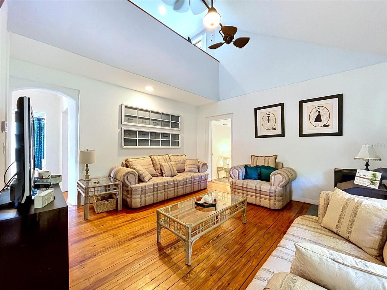 Listing Photo 16
