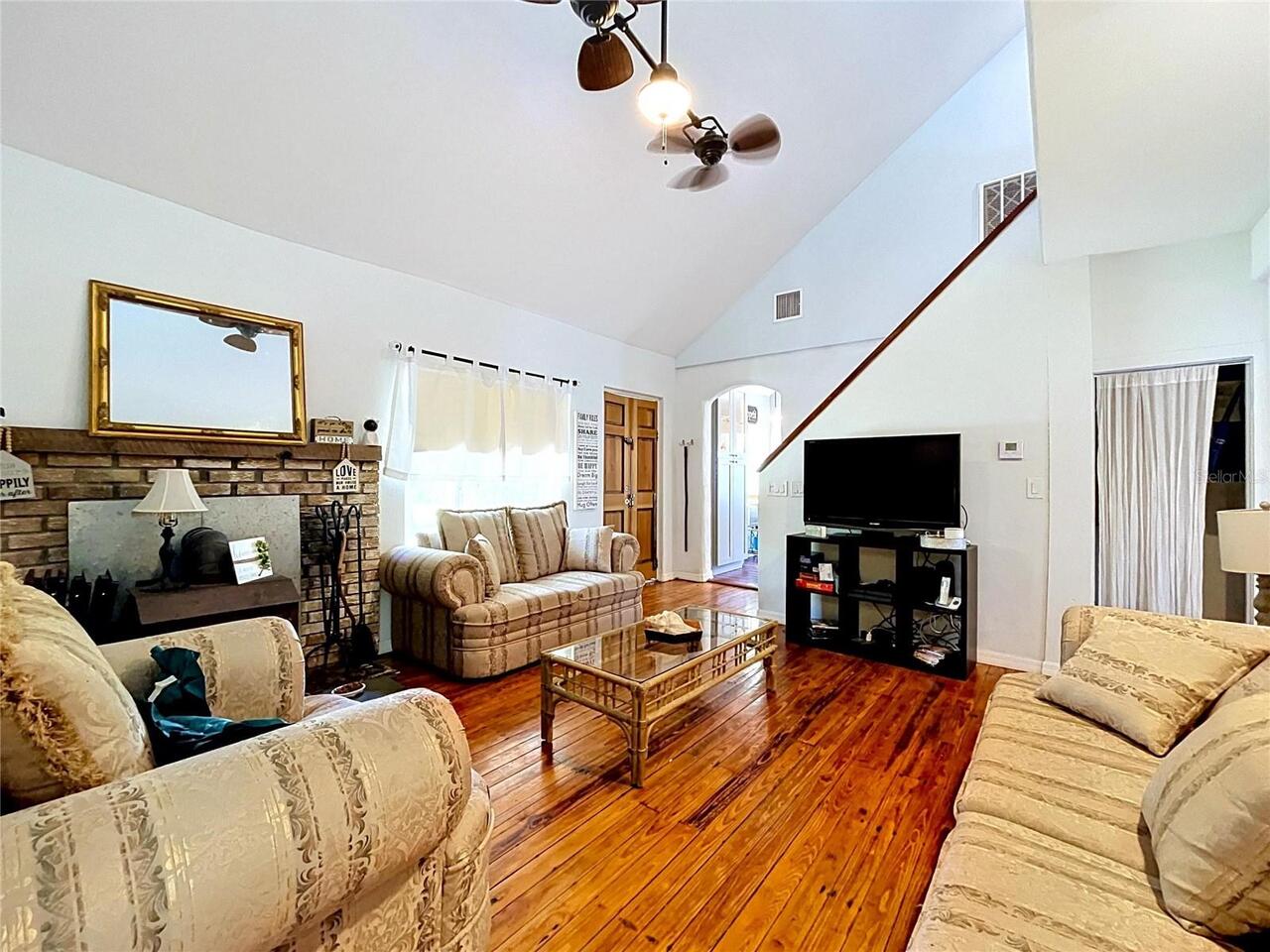 Listing Photo 17