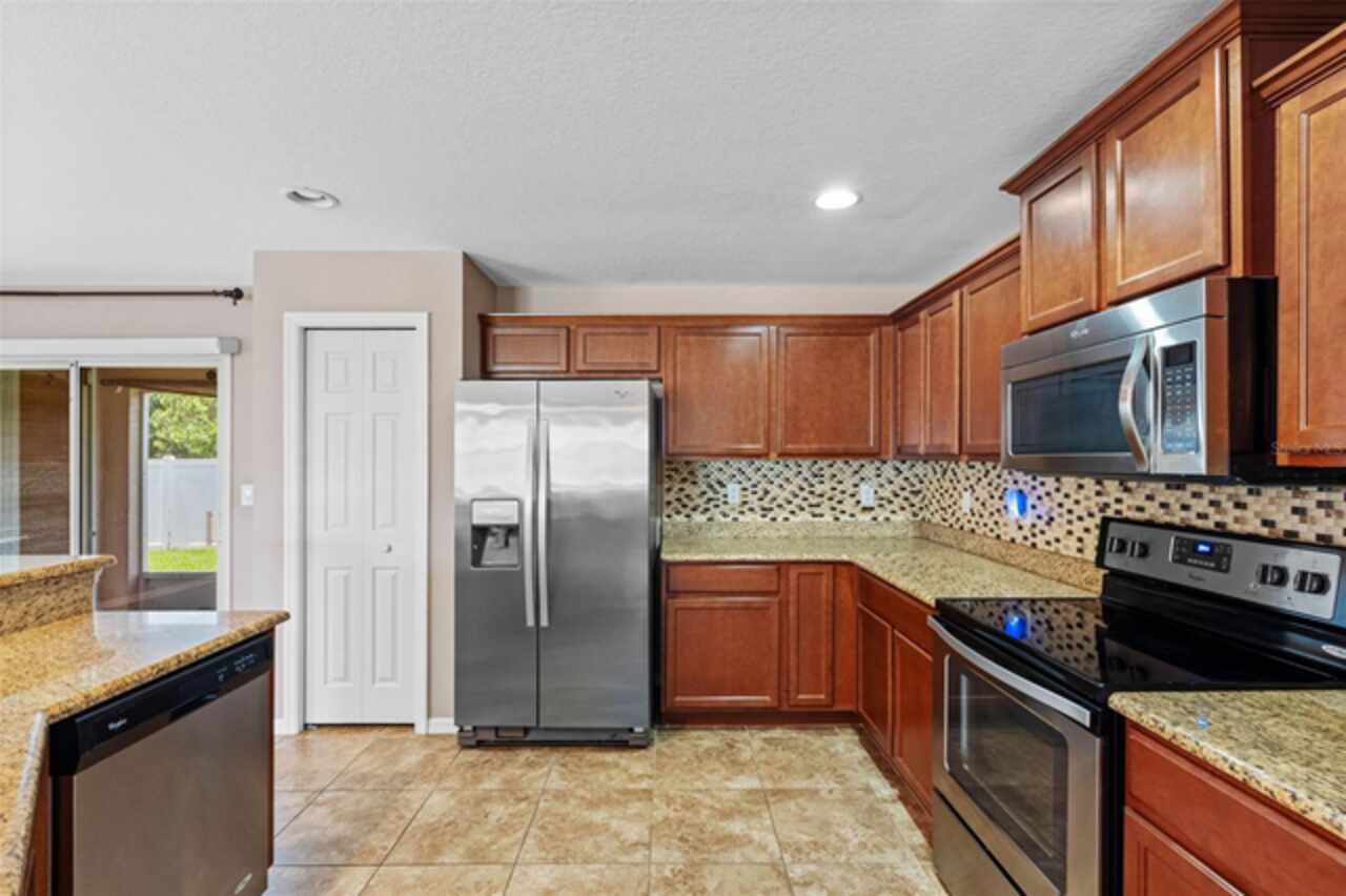 Listing Photo 9