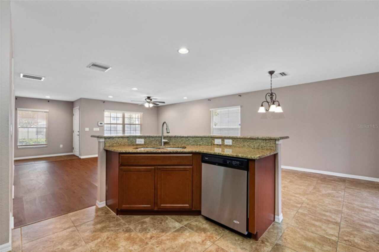 Listing Photo 10