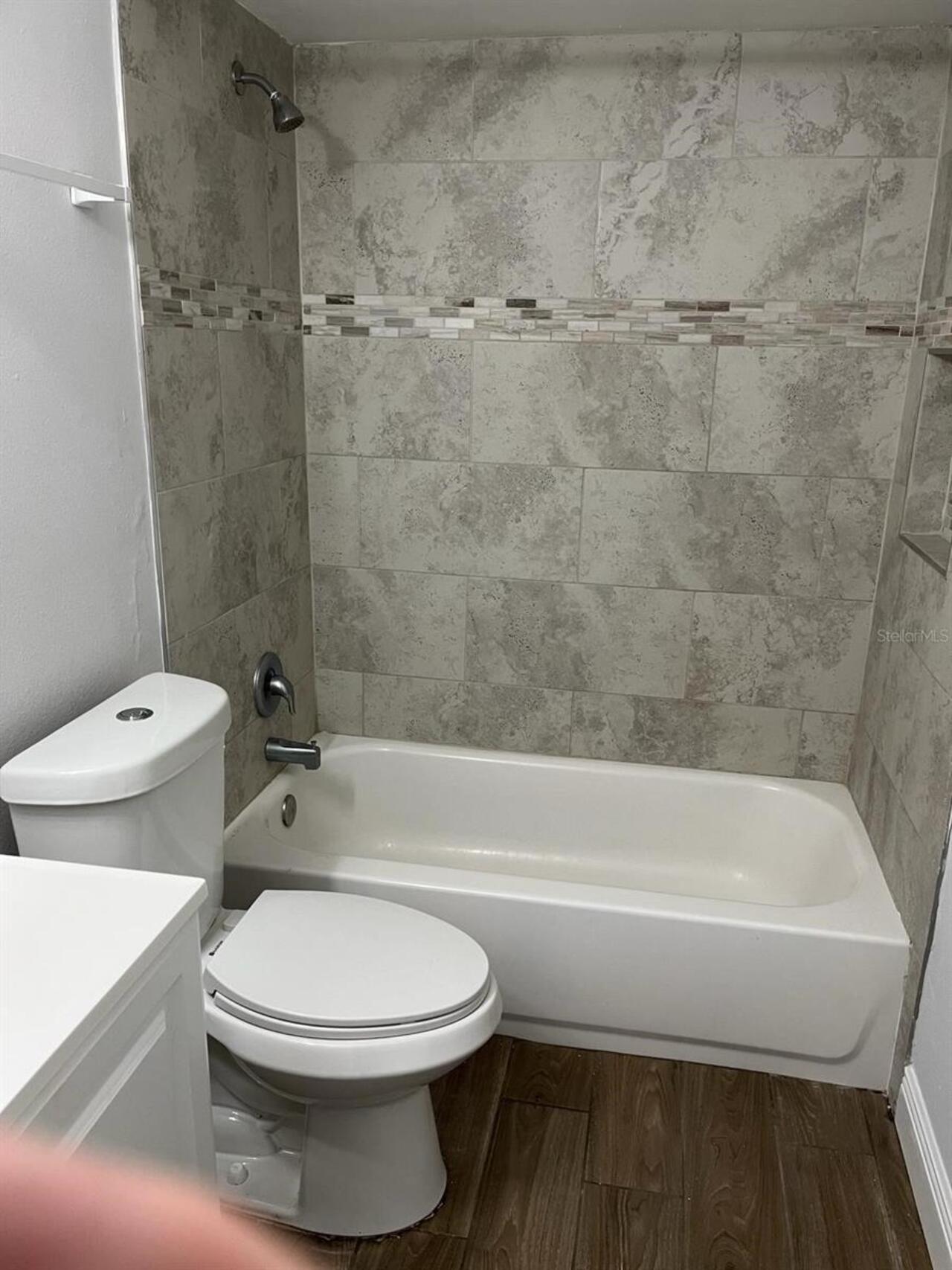 Listing Photo 9