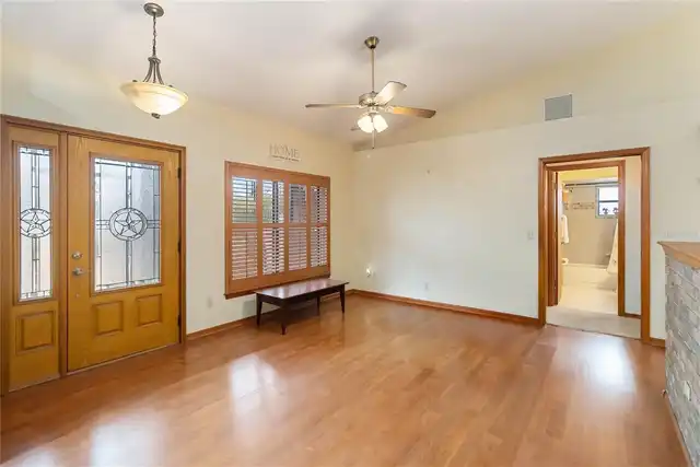 Listing Photo 6