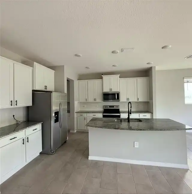 Listing Photo 14