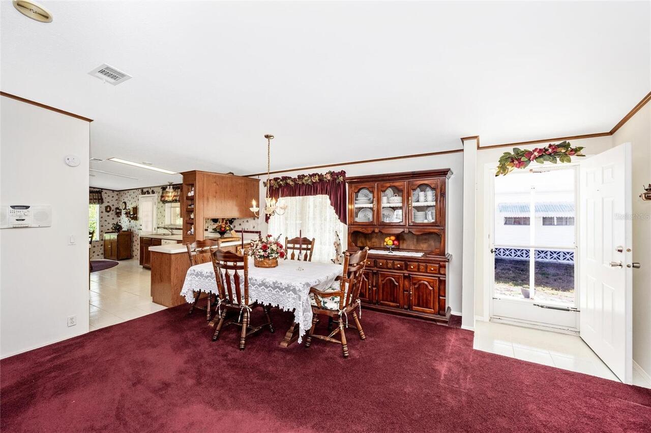 Listing Photo 11