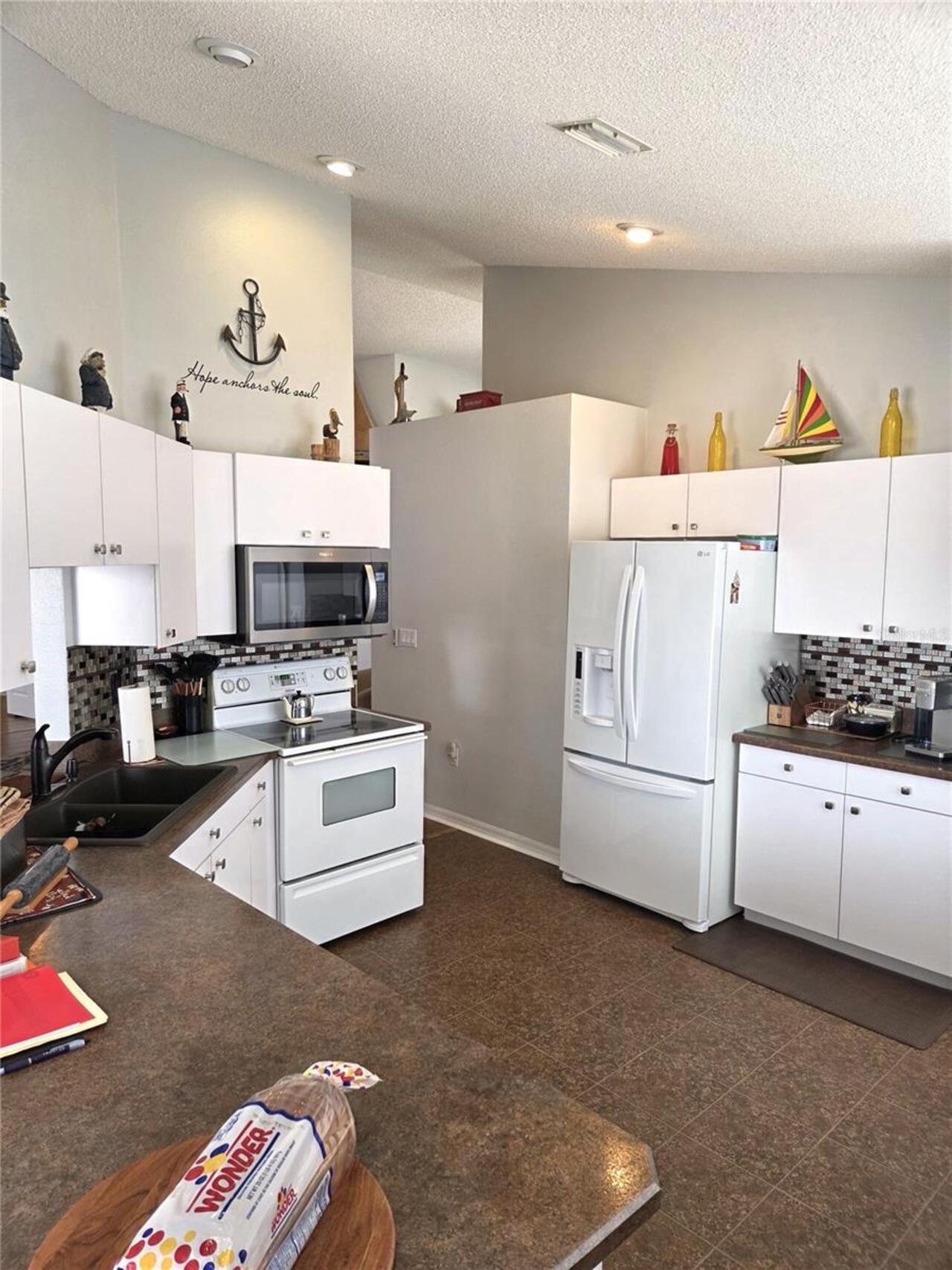 Listing Photo 10