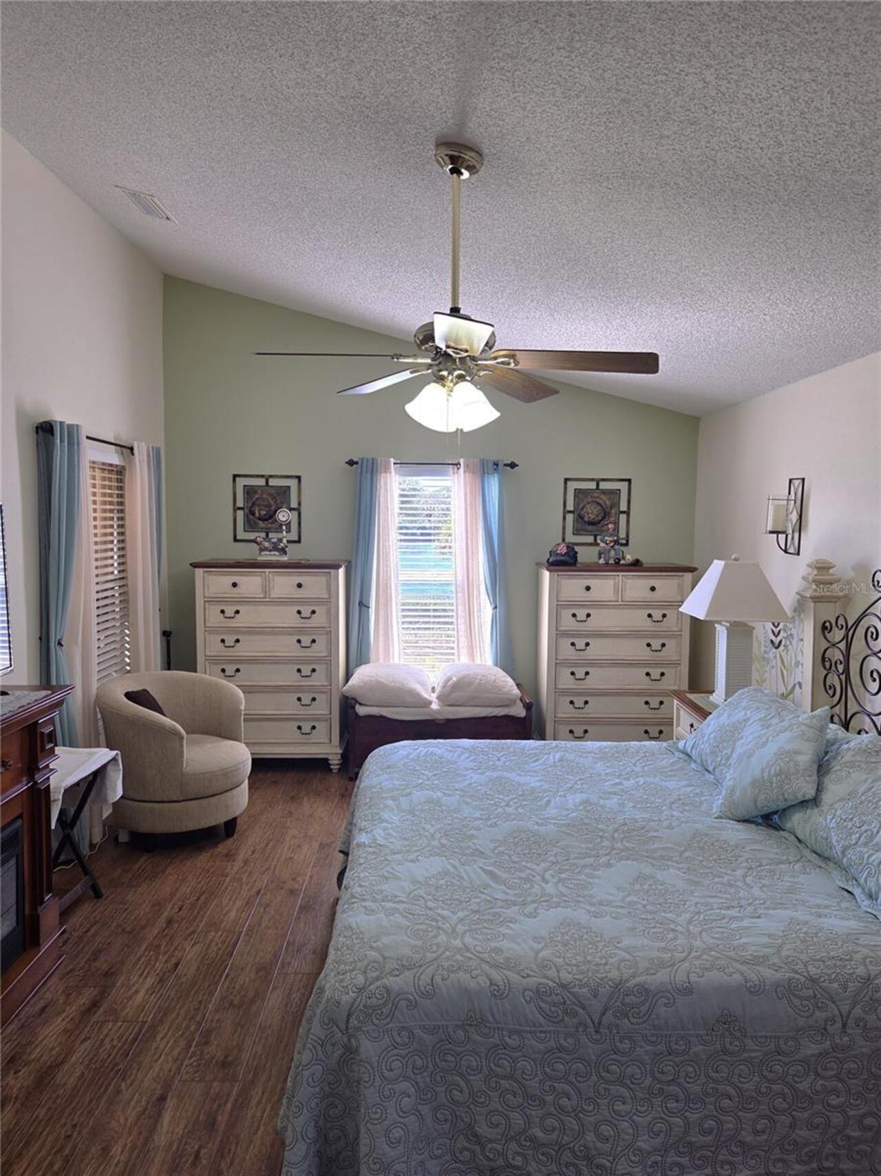 Listing Photo 17
