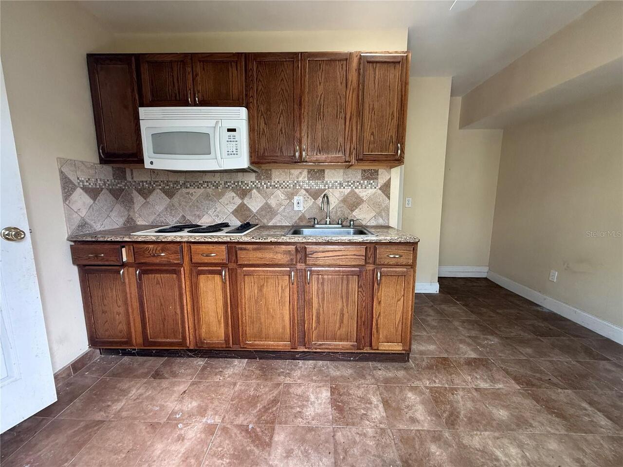 Listing Photo 9