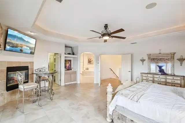 Listing Photo 8