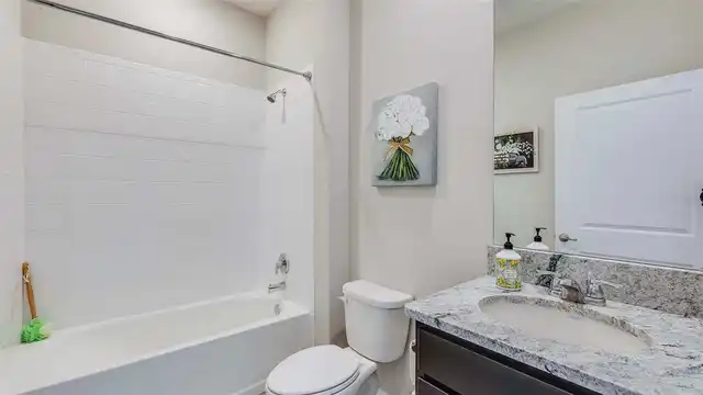 Listing Photo 10