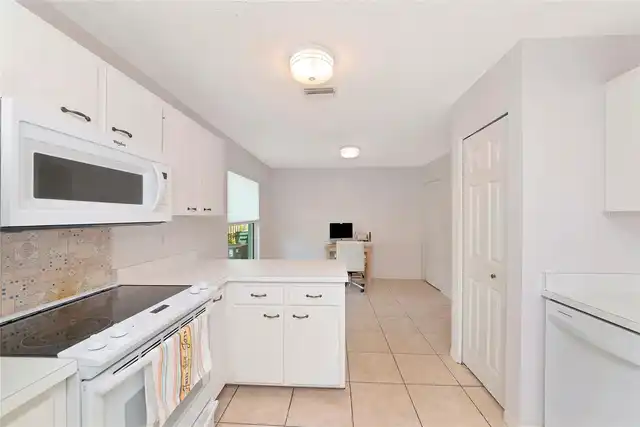 Listing Photo 15
