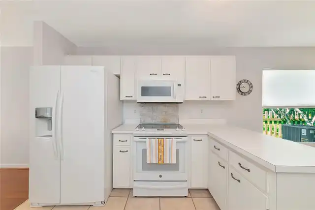 Listing Photo 17