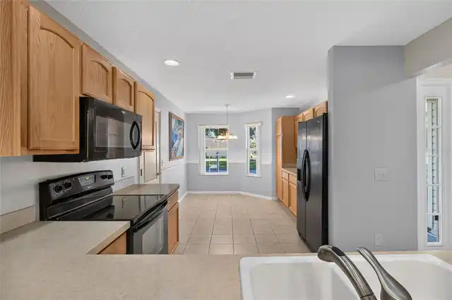 Listing Photo 12