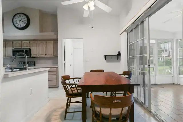 Listing Photo 10