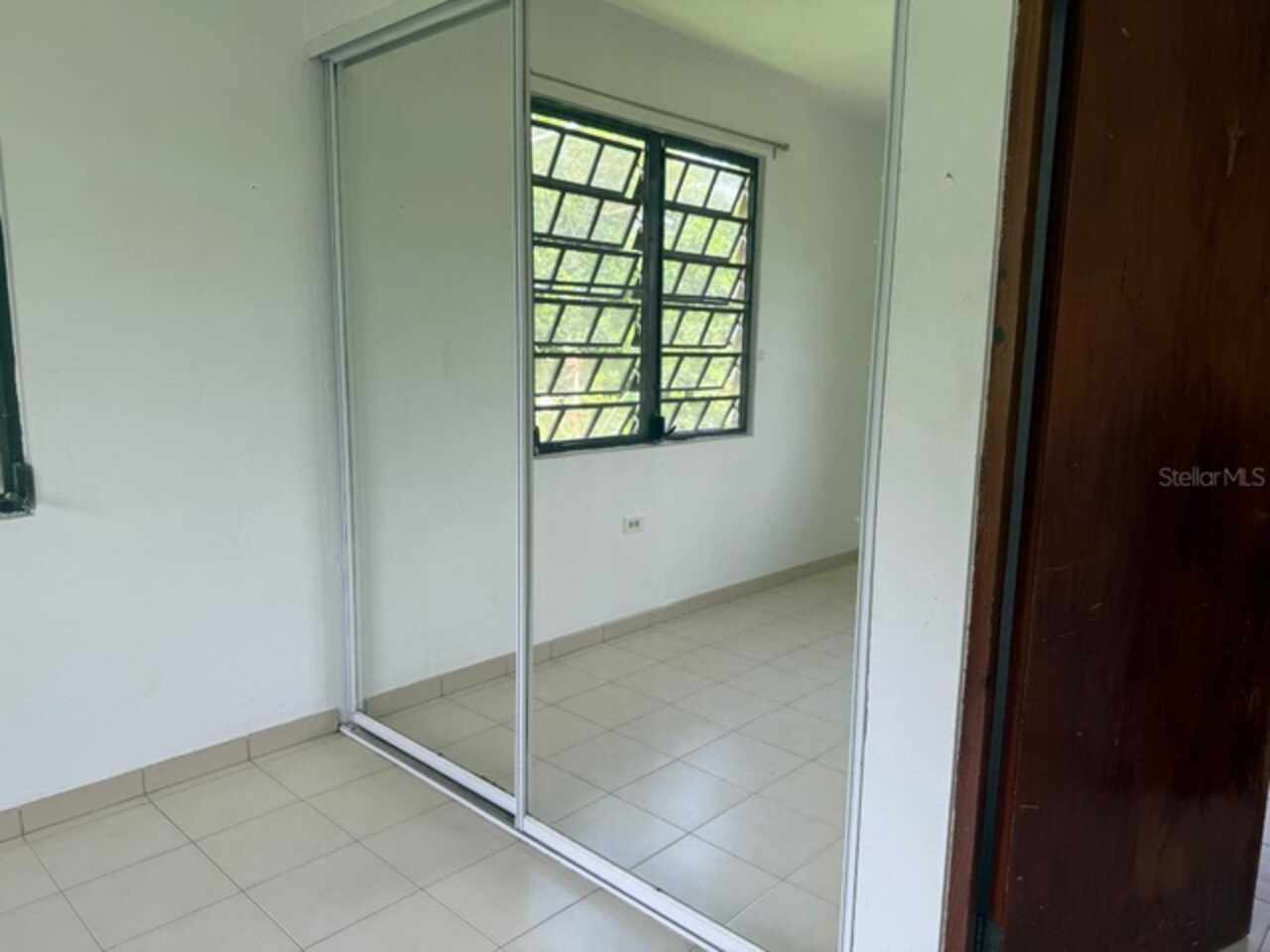 Listing Photo 9
