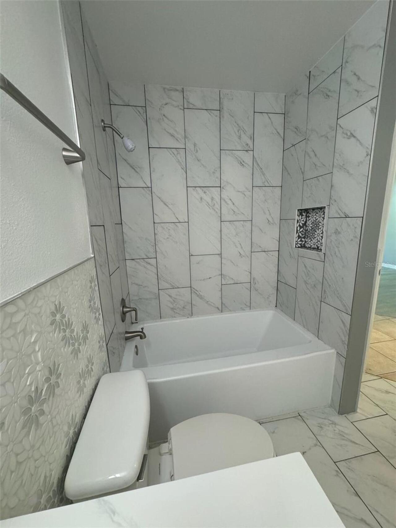 Listing Photo 12