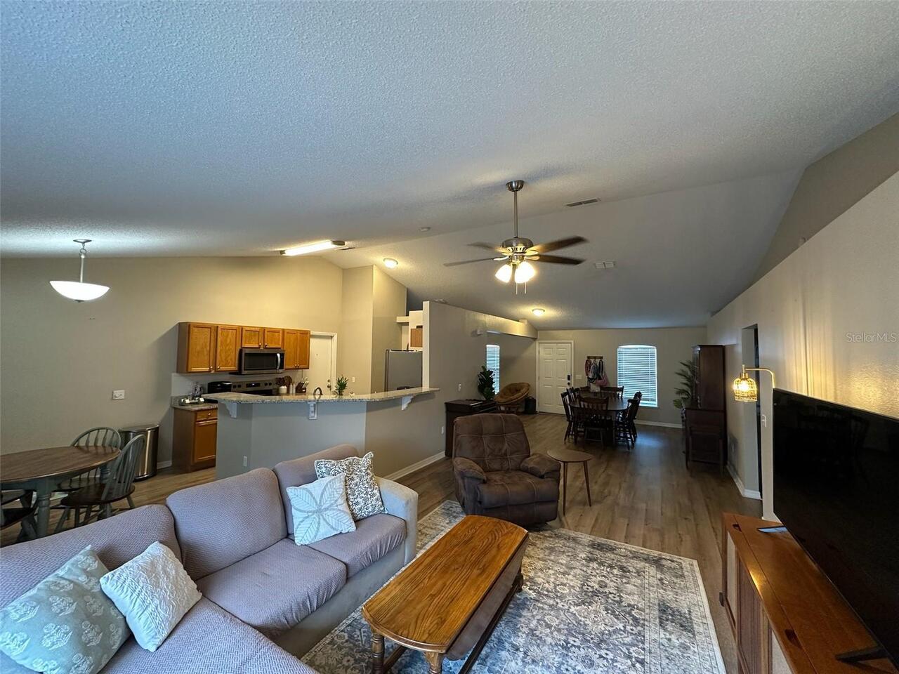 Listing Photo 12