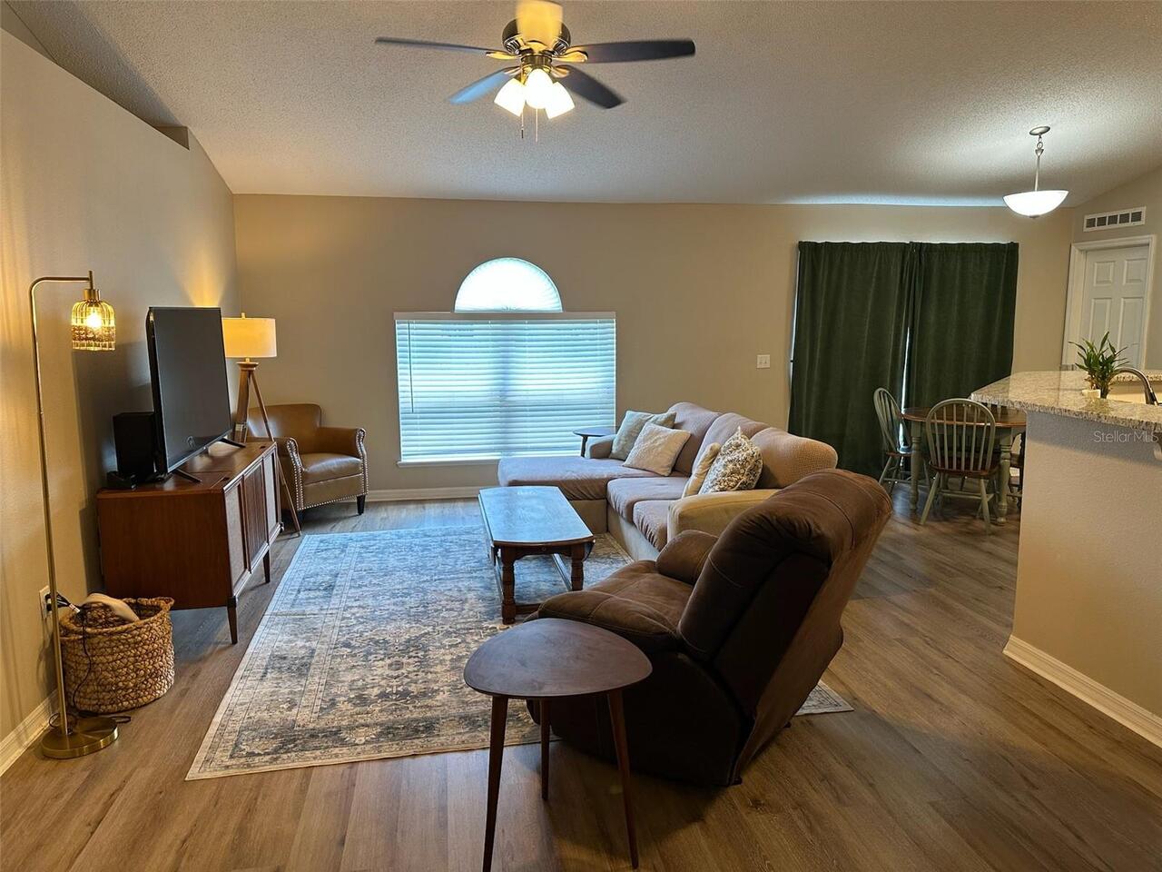 Listing Photo 14