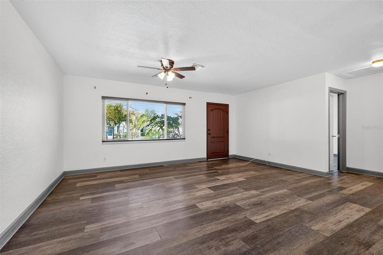 Listing Photo 9