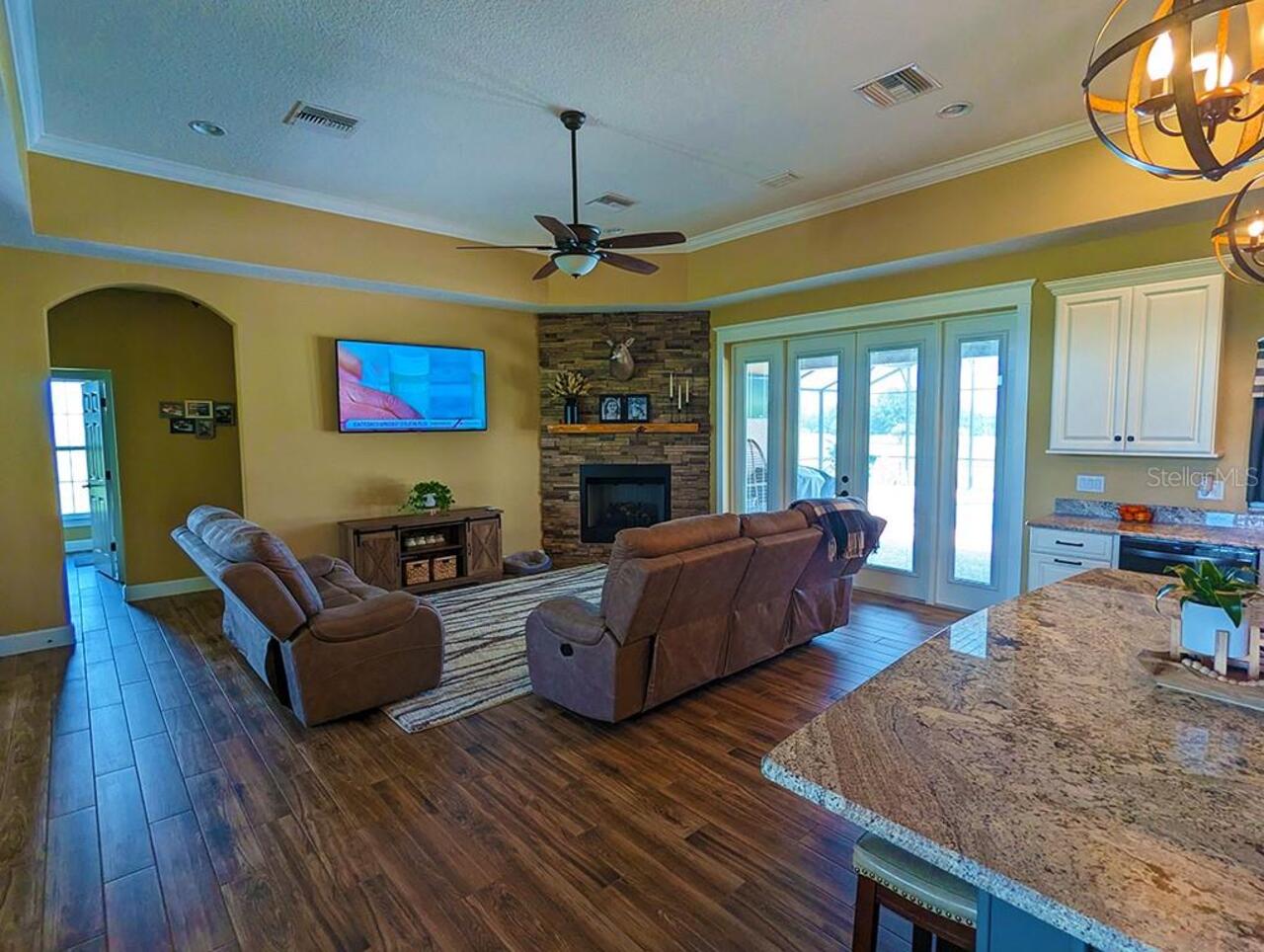 Listing Photo 11