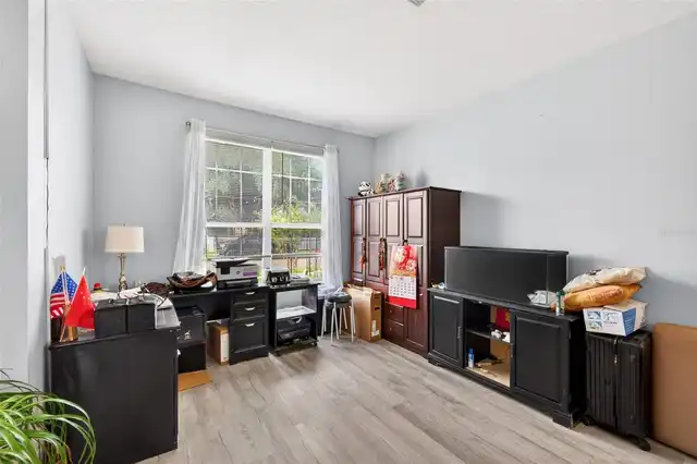 Listing Photo 9