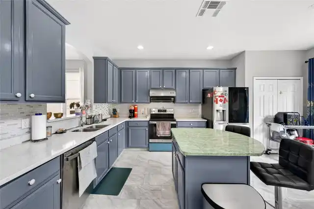 Listing Photo 11