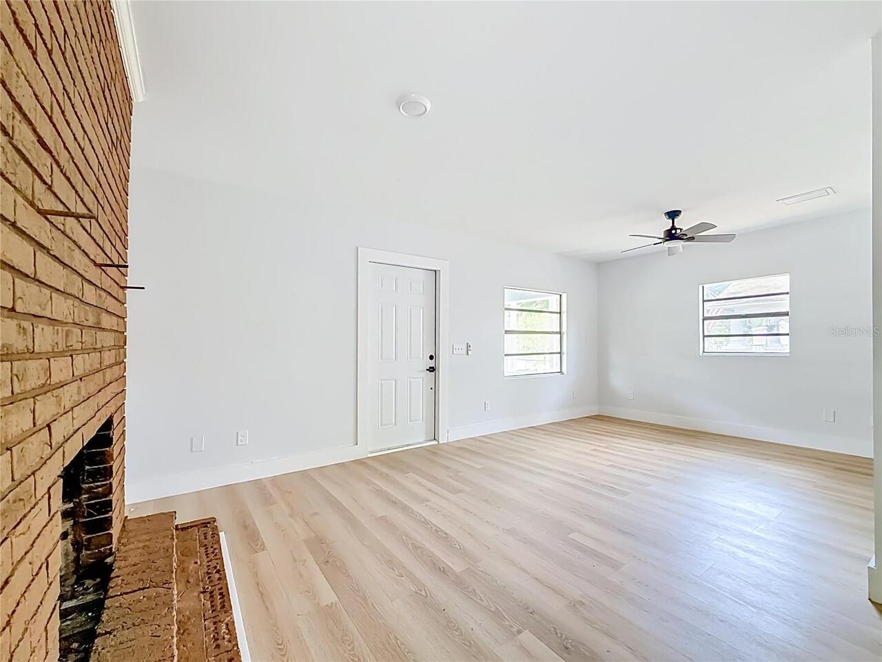 Listing Photo 6