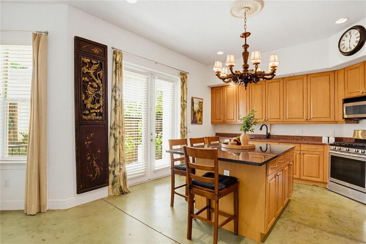 Listing Photo 11
