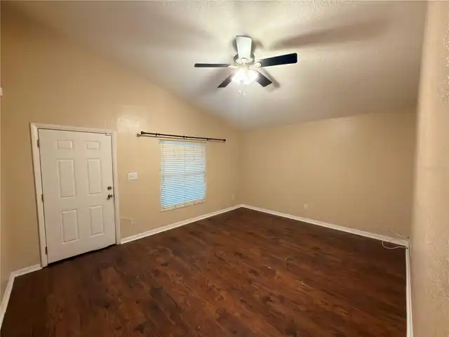 Listing Photo 7