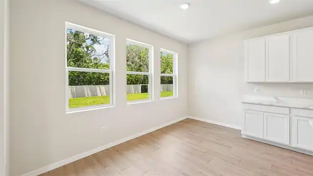 Listing Photo 7