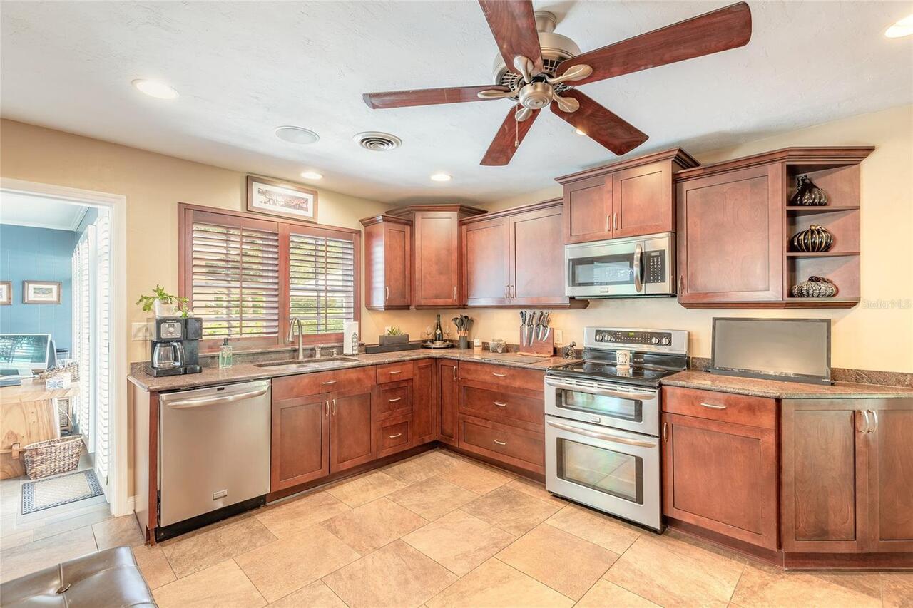 Listing Photo 17
